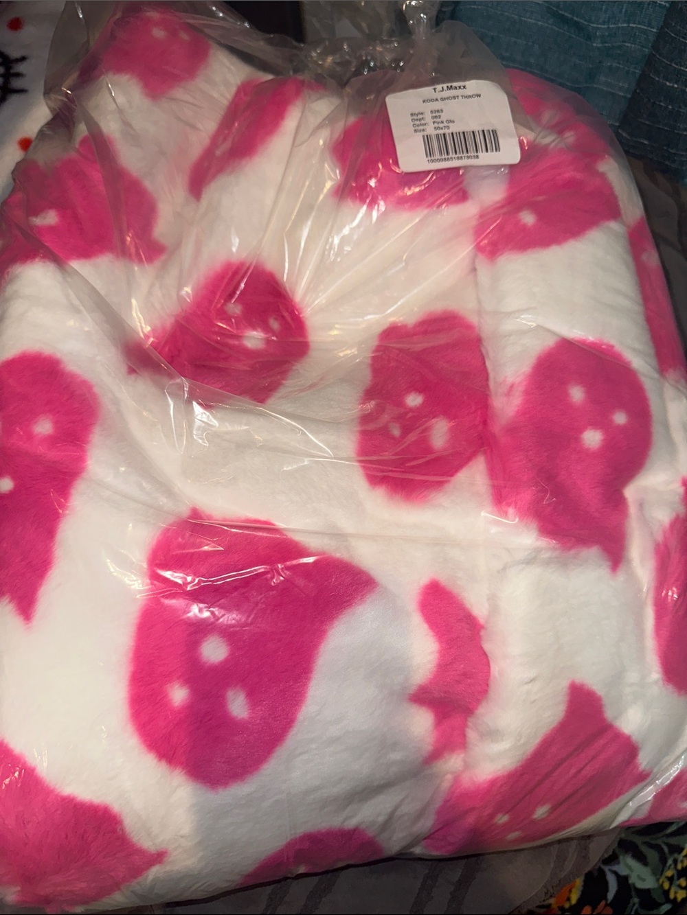 Storehouse Koda Ghost Cozy Plush Pink & White Throw Blanket